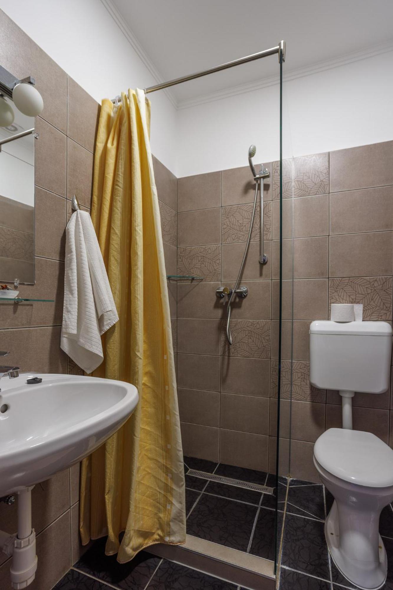 Harang Panzió Bed & Breakfast Gyomaendrod Luaran gambar